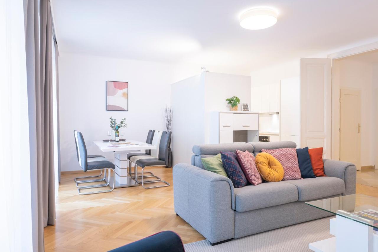 Apartament Moulin Rouge